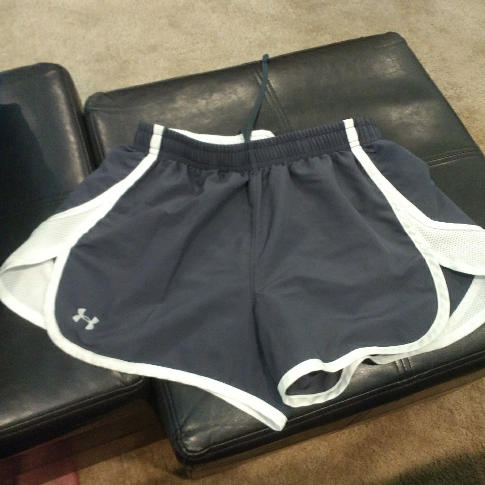 XS gray under armour shorts